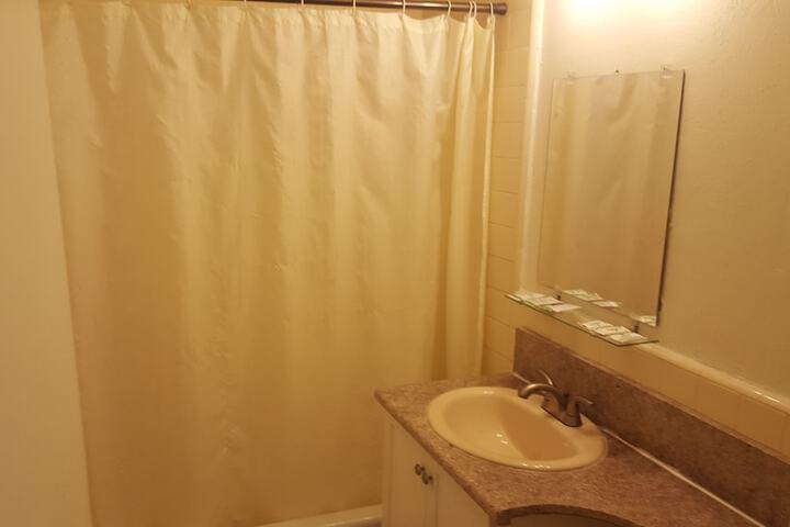 Room 34 of 37