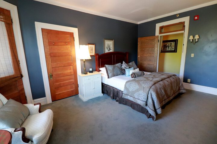 Room 56 of 92
