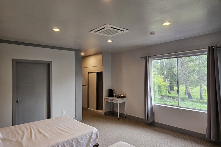 Room 20 of 26