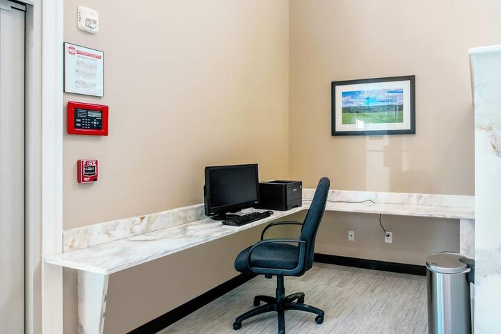 Comfort Suites Fishkill near Interstate 84
