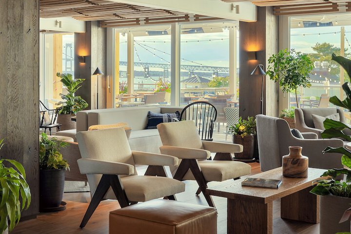 Newport Harbor Island Resort