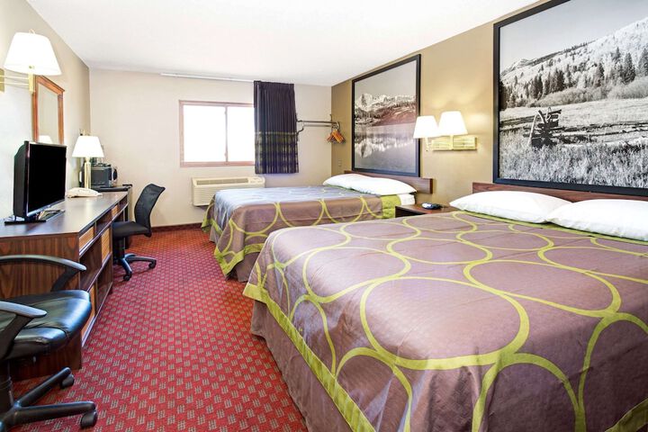 Room 9 of 13