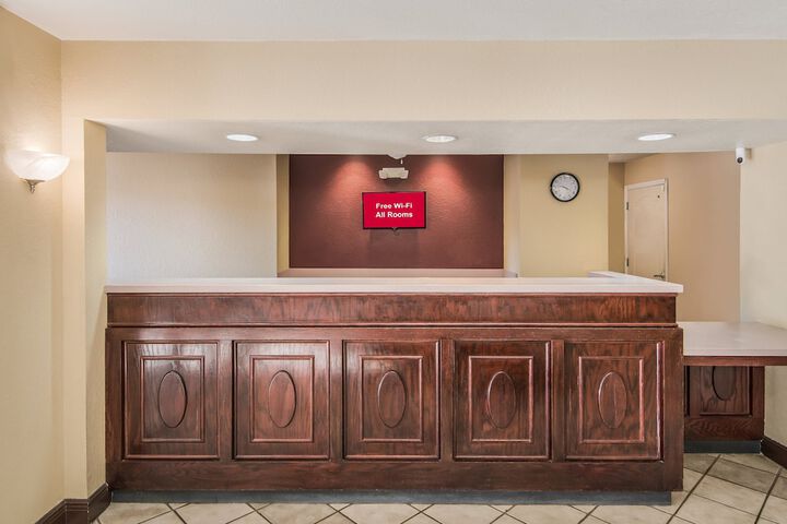 Red Roof Inn & Suites Pensacola East - Milton