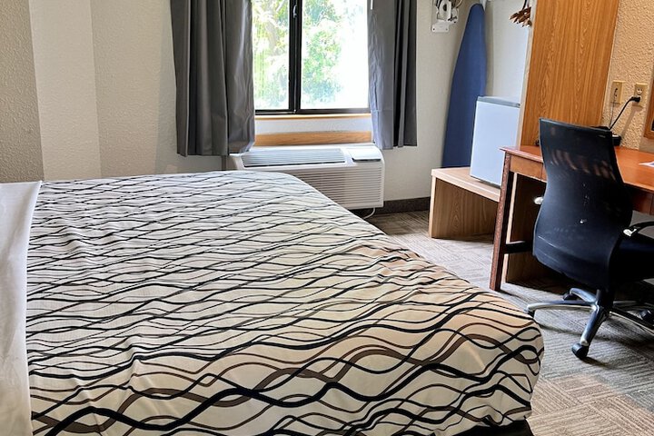 Room 27 of 29