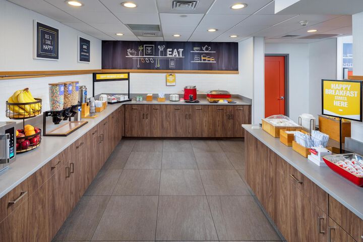 Hampton Inn & Suites Asheville Airport