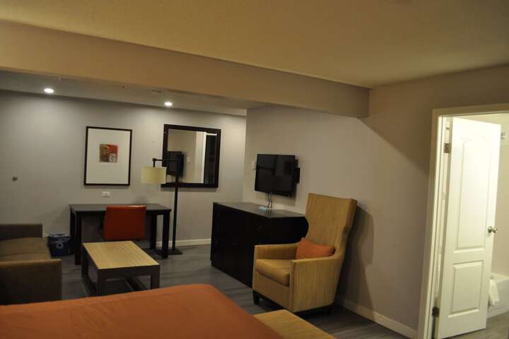 Room 14 of 33