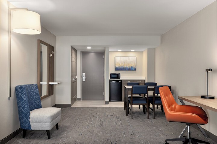 Holiday Inn Express Fayetteville – Fort Bragg by IHG