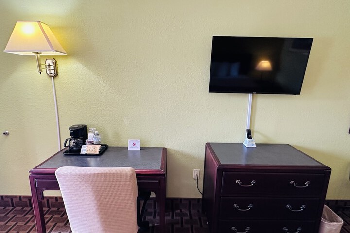 Room 15 of 17