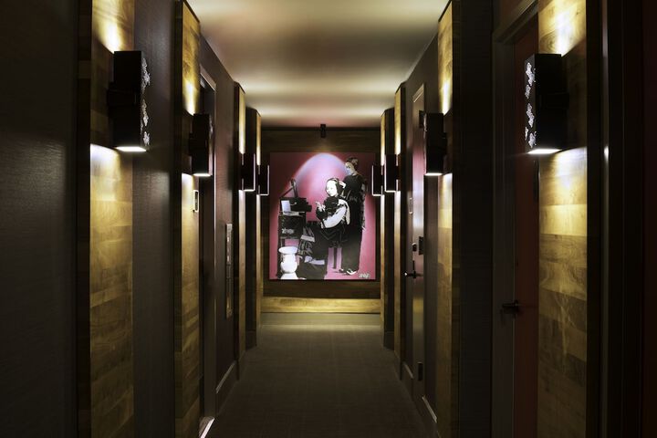 Ballroom/Hall 34 of 40