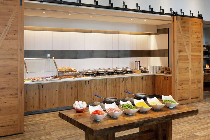 Breakfast/Coffee Service 139 of 152