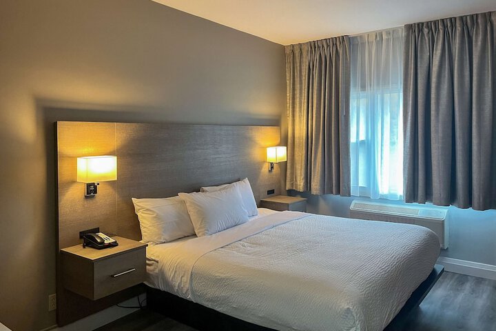 Room 4 of 24
