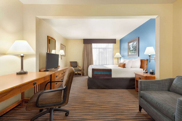 Wingate by Wyndham Greenwood Village / Denver Tech