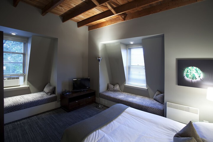 Room 28 of 41