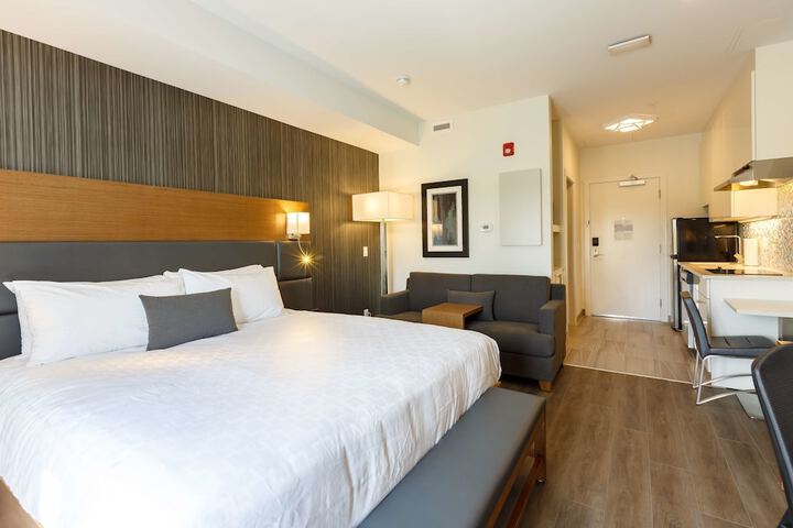 Room 21 of 28