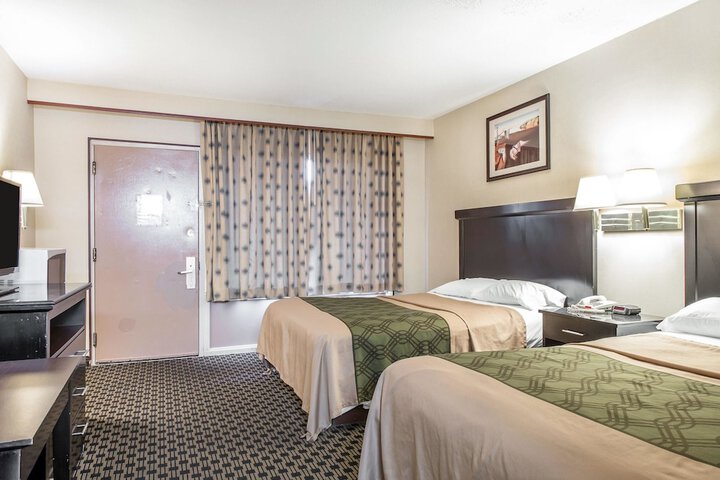 Room 15 of 38