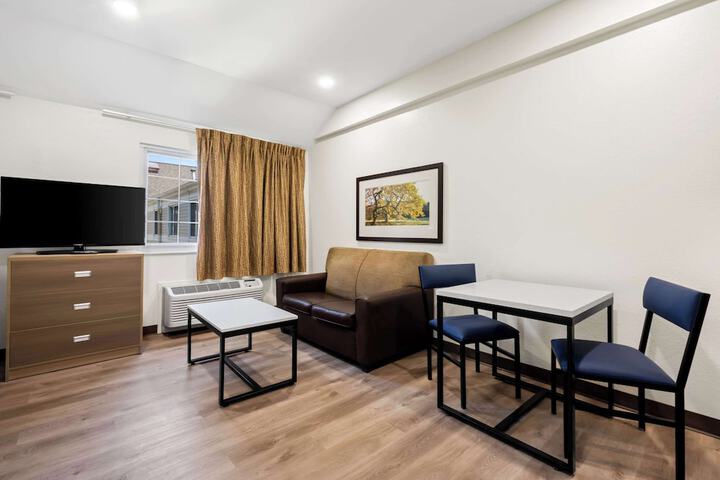Room 18 of 29