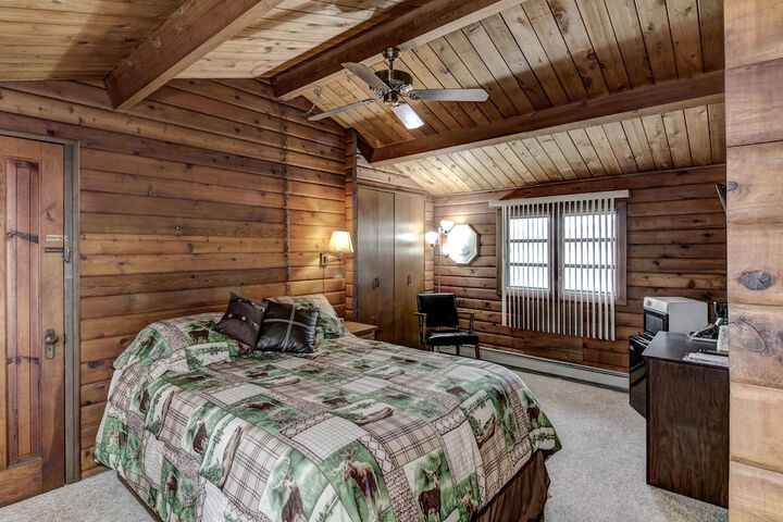 Room 8 of 17