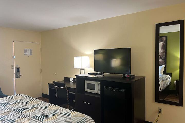 Room 26 of 33