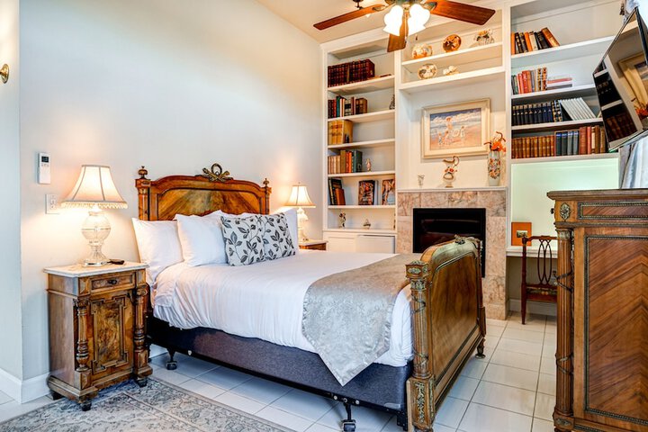 The River Belle Inn