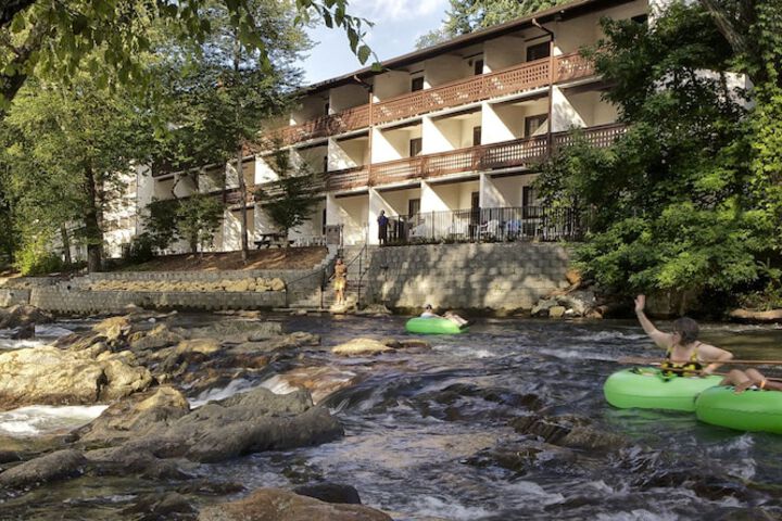 Helendorf River Inn Suites & Conference Center
