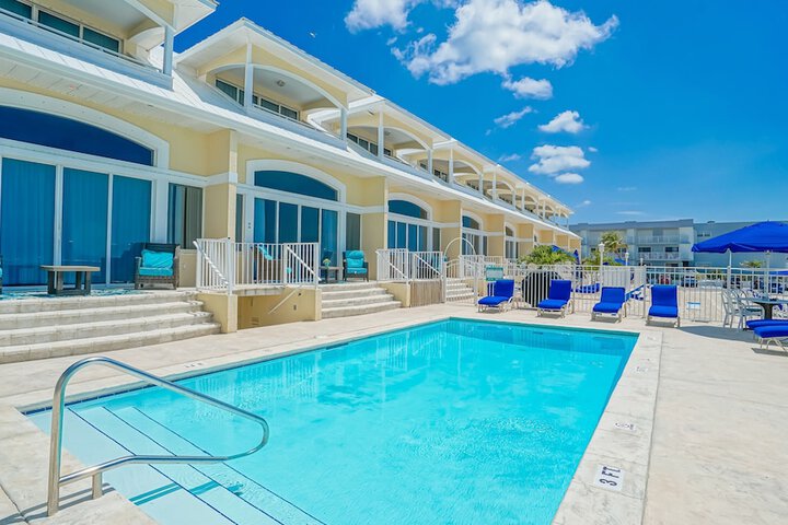 Sundeck 128 of 141