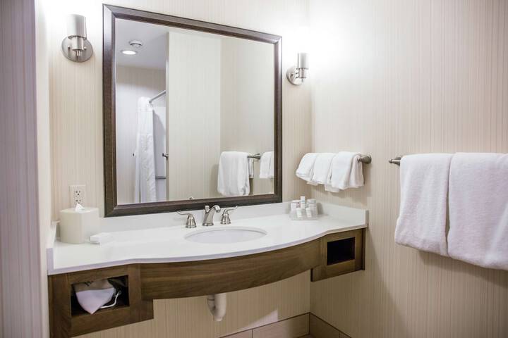 Hilton Garden Inn Milwaukee Downtown