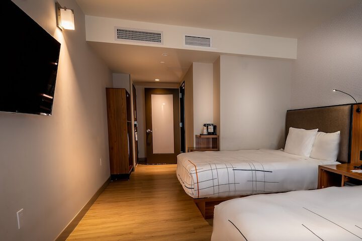 La Quinta Inn & Suites by Wyndham Times Square South