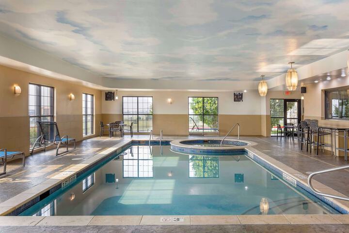 Best Western Plus Emerald Inn & Suites