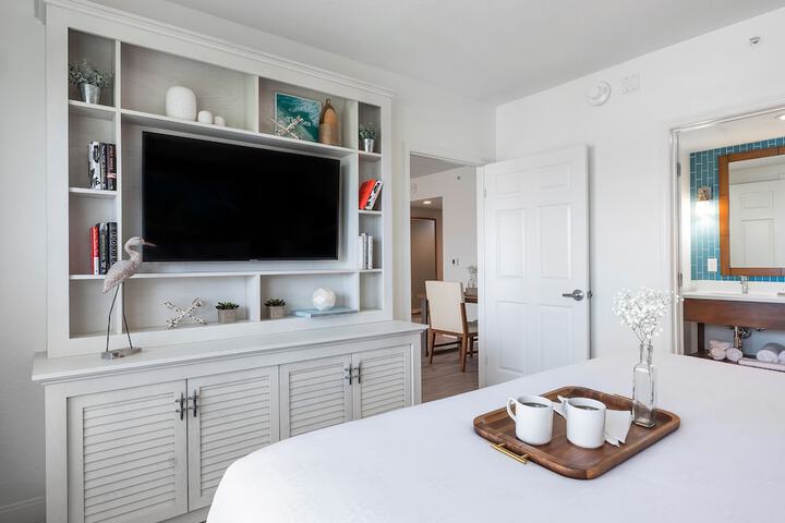Compass Hotel by Margaritaville Anna Maria Sound