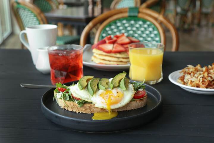 Breakfast/Coffee Service 25 of 43