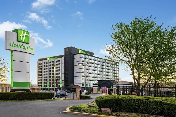 Holiday Inn Newark International Airport by IHG