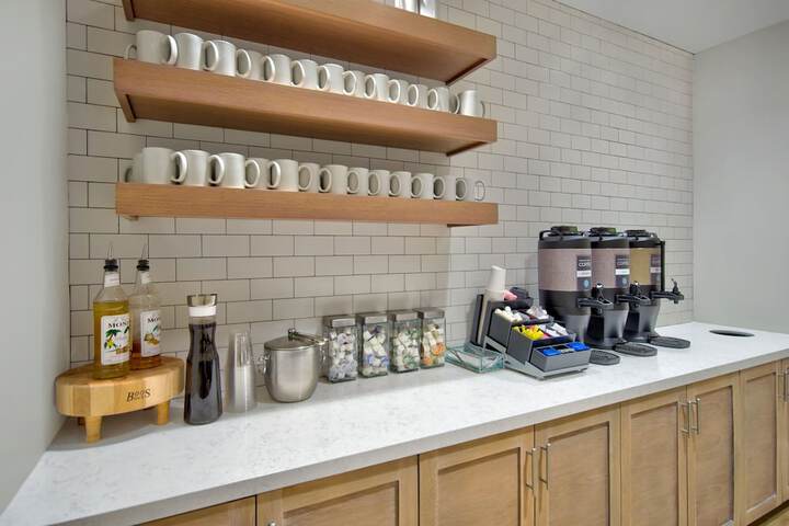 Breakfast/Coffee Service 39 of 47