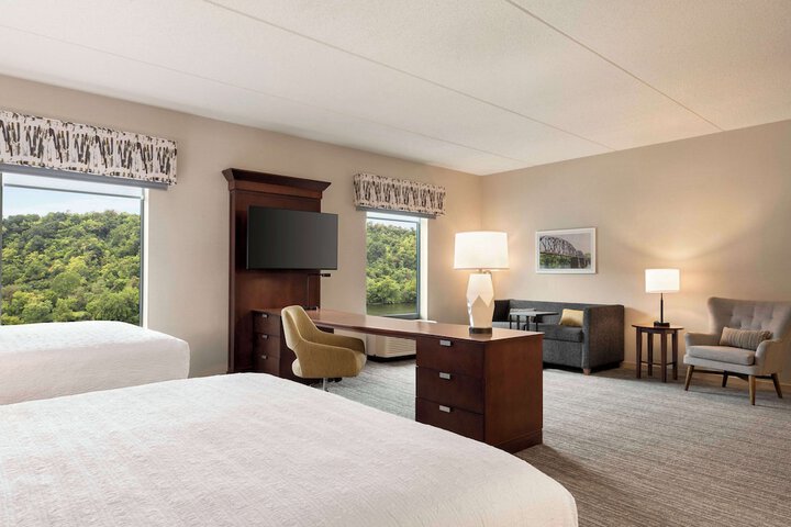 Hampton Inn & Suites Pittsburgh / Waterfront-West Homestead