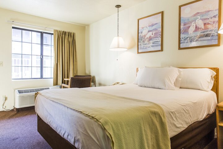 Room 25 of 44
