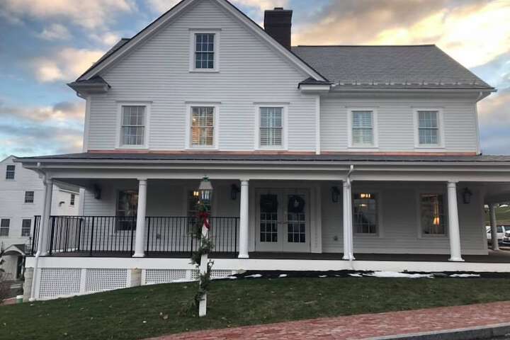 Publick House Historic Inn and Country Motor Lodge
