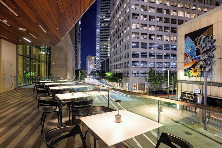 The Laura Hotel Houston Downtown, Autograph Collection