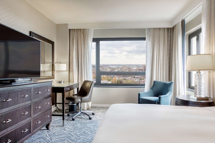 Room 34 of 100
