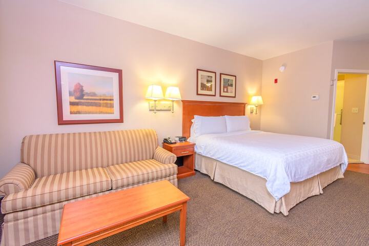 Room 43 of 83