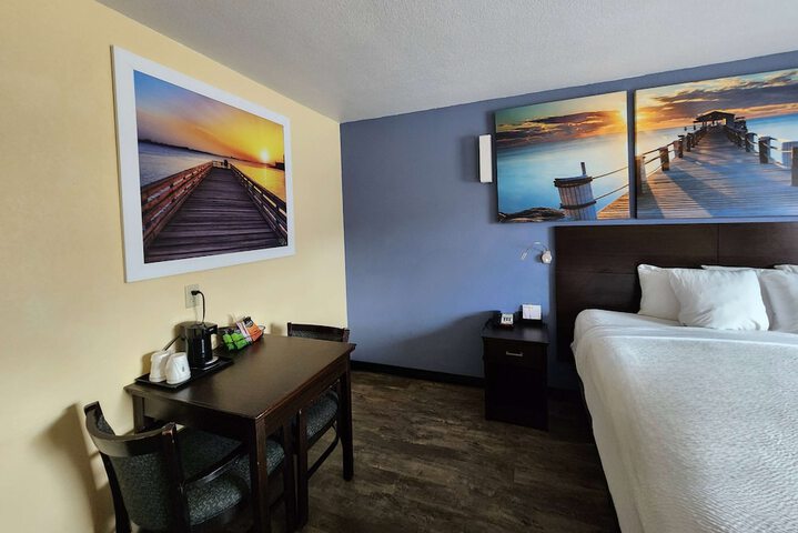 Room 8 of 42