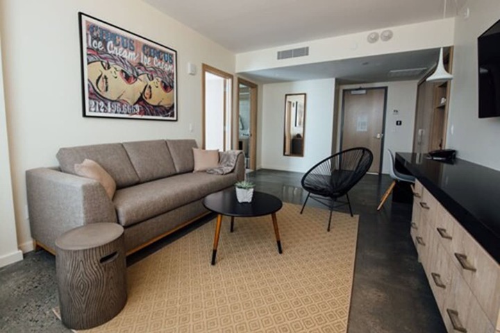 Room 14 of 34