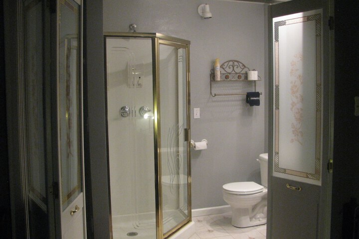 Room 9 of 20