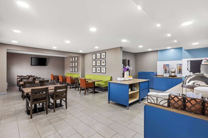 Country Inn & Suites by Radisson Savannah I-95 North, GA
