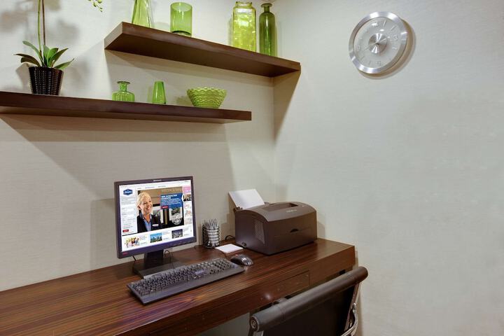 Business Center 14 of 14