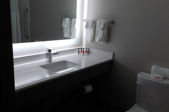 Super 8 by Wyndham Santa Cruz Beach