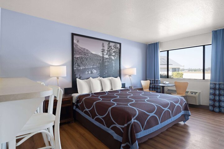Room 14 of 35