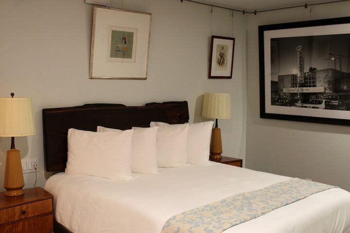 Room 93 of 127