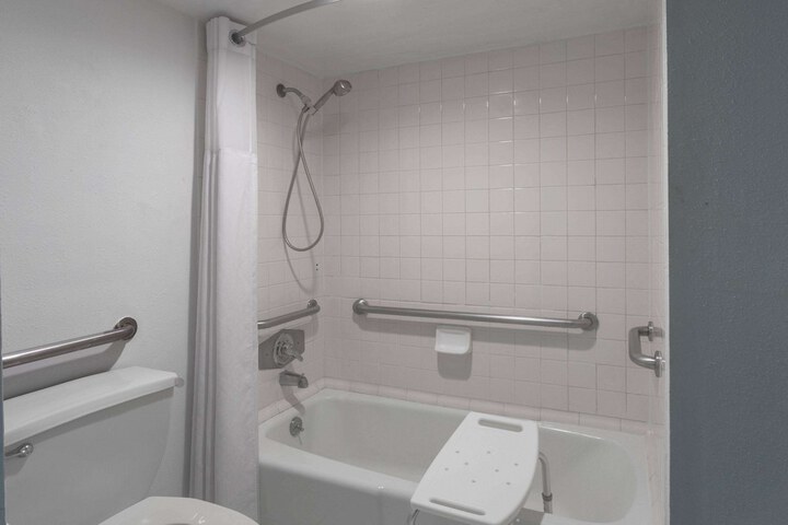 Room 42 of 67