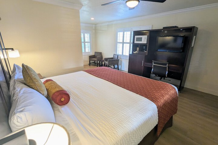 Room 8 of 32