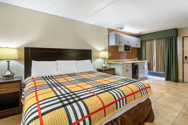 Room 16 of 27