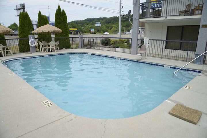 Pool 4 of 23